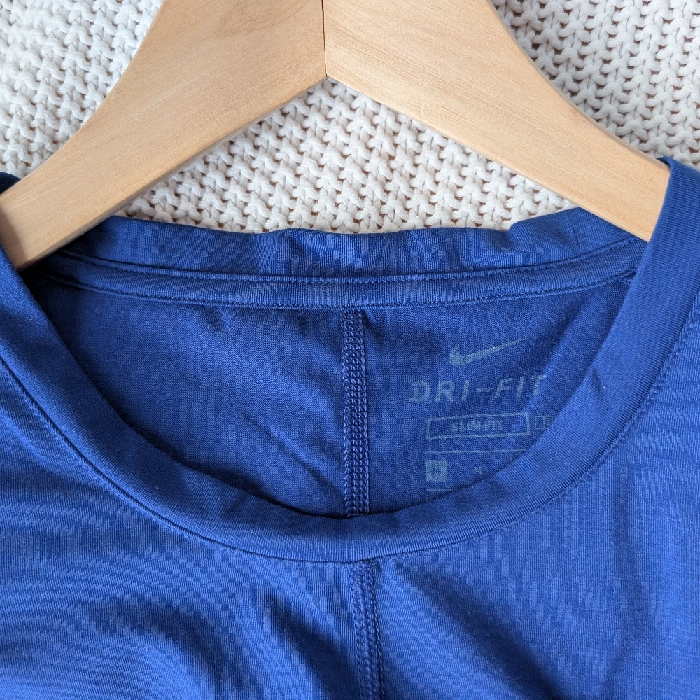 Nike Yoga Dri-FIT Men's Short-Sleeve Top Deep Royal Size Medium (Slim Fit) - Picture 7 of 10